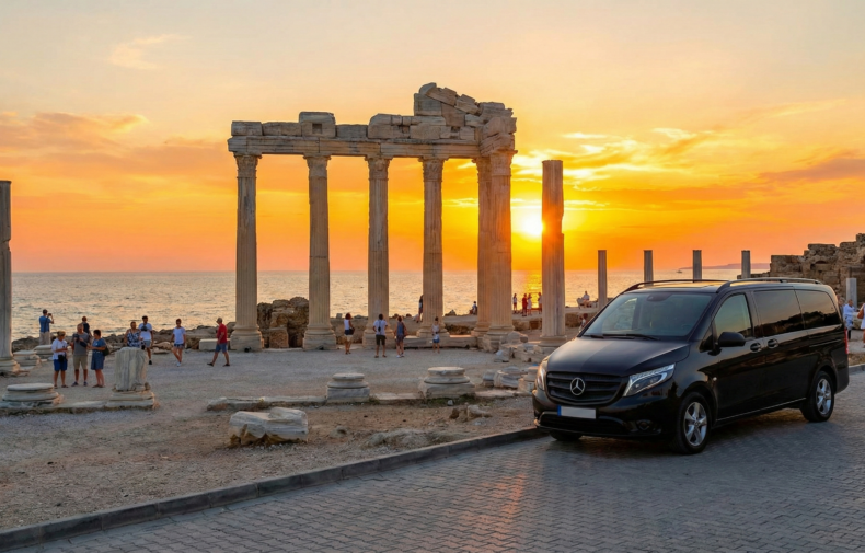 Direkter Familientransfer vom Flughafen Antalya nach Side ohne Zwischenstopps.